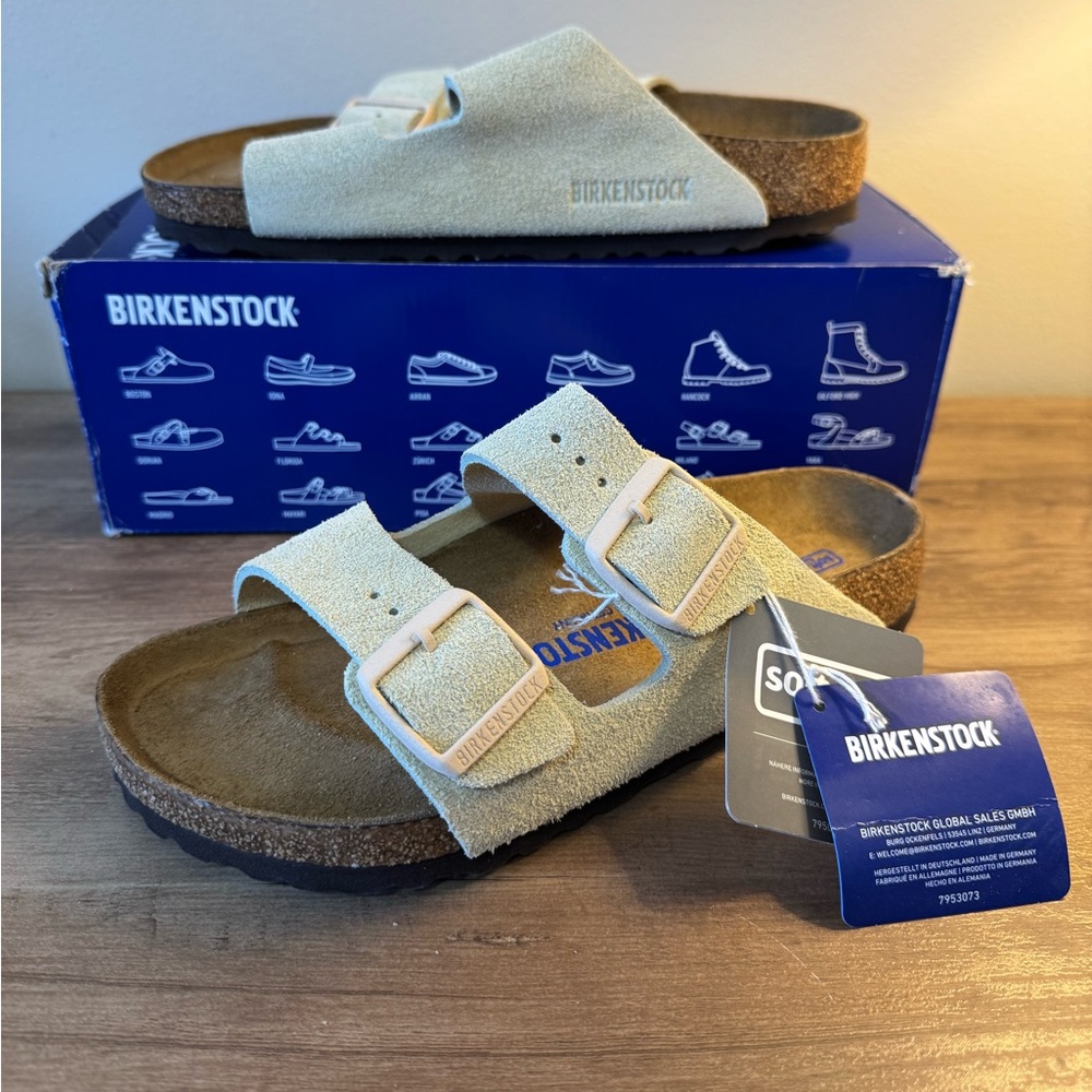 NWT Arizona Birkenstock Sandals with Soft Footbed in Almond